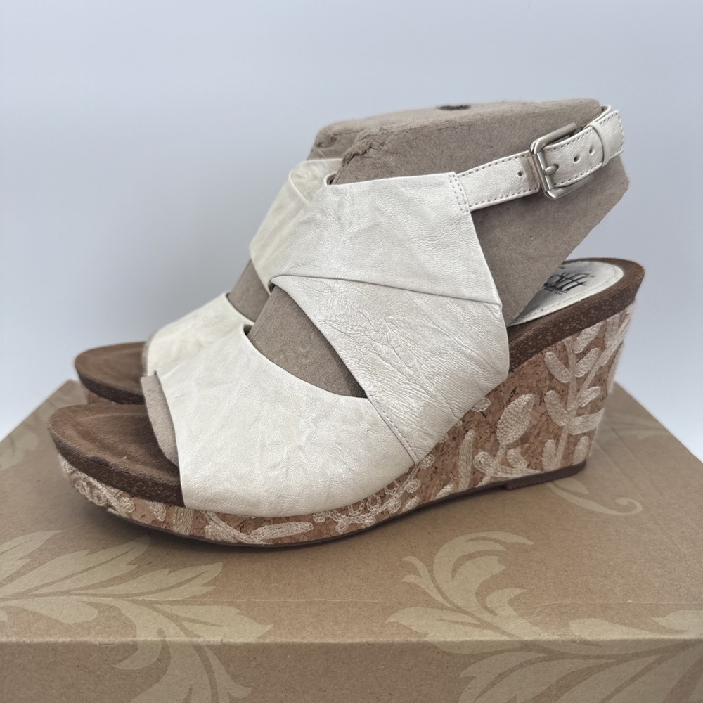 Sofft Womens Corrina Embroidered Wedge Leather Sandals Size 11 Boho Comfort